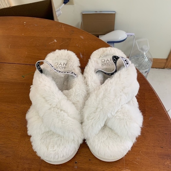 Madden NYC fuzzy velour fur strap platform slipper sandals size 6 white - Picture 1 of 8